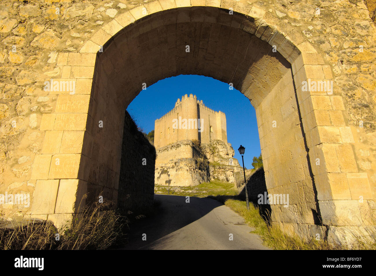 Marques de Villena Schloss (jetzt Parador Nacional, ein Staat geführtes Hotel), Alarcón, Cuenca Provinz, Region Kastilien-La Mancha, Spanien Stockfoto