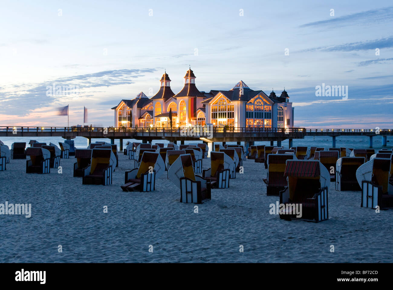 Pier von Sellin Badeort, Insel Rügen, Mecklenburg-Western Pomerania, Deutschland Stockfoto
