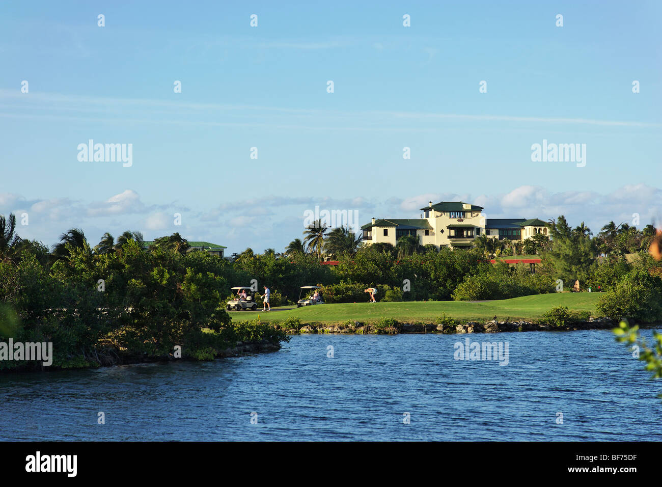 Golfplatz, Villa DuPont in Hintergrund, Varadero, Matanzas, Kuba, Karibik Stockfoto