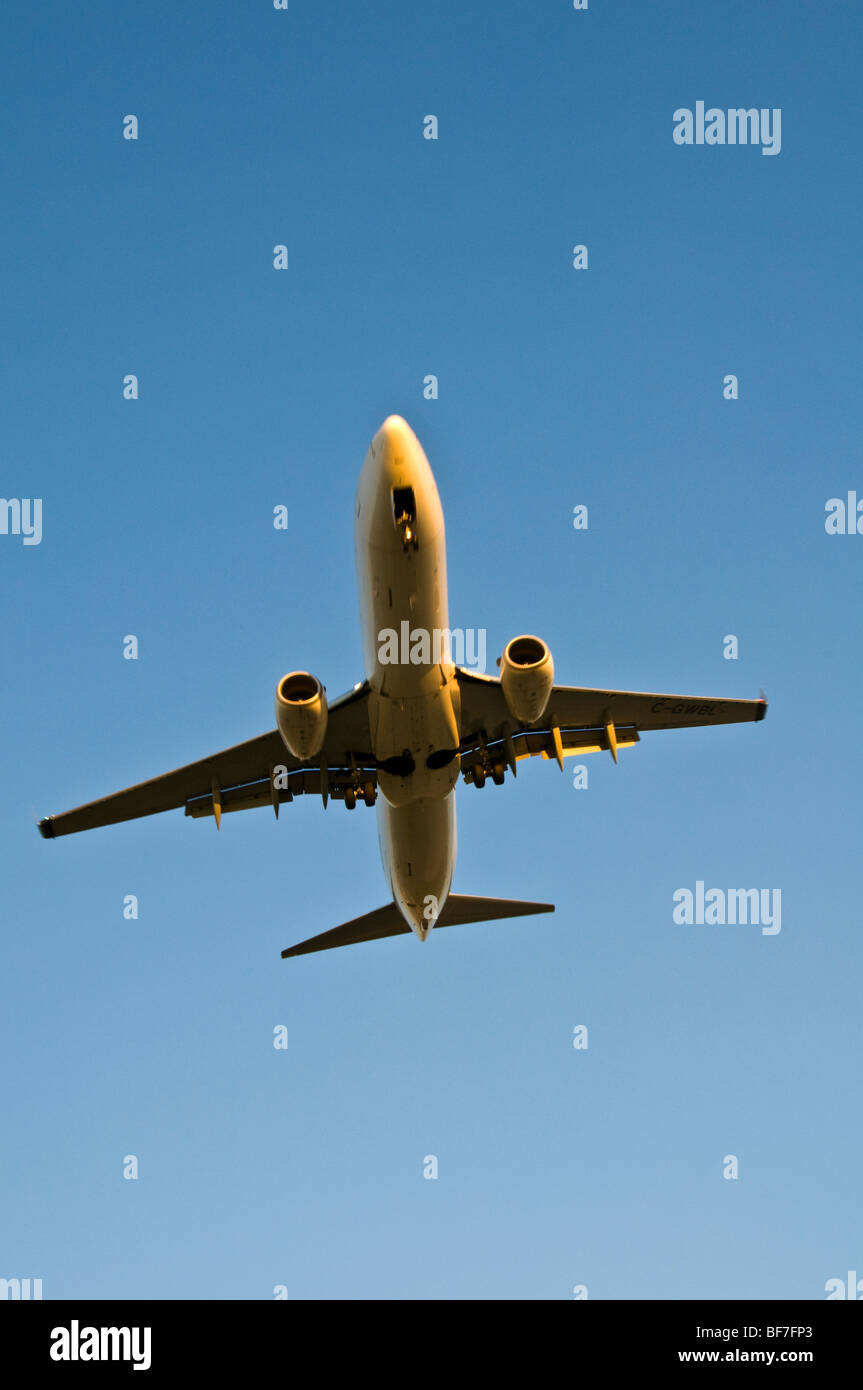 Ein Passagierjet im Flug Stockfoto