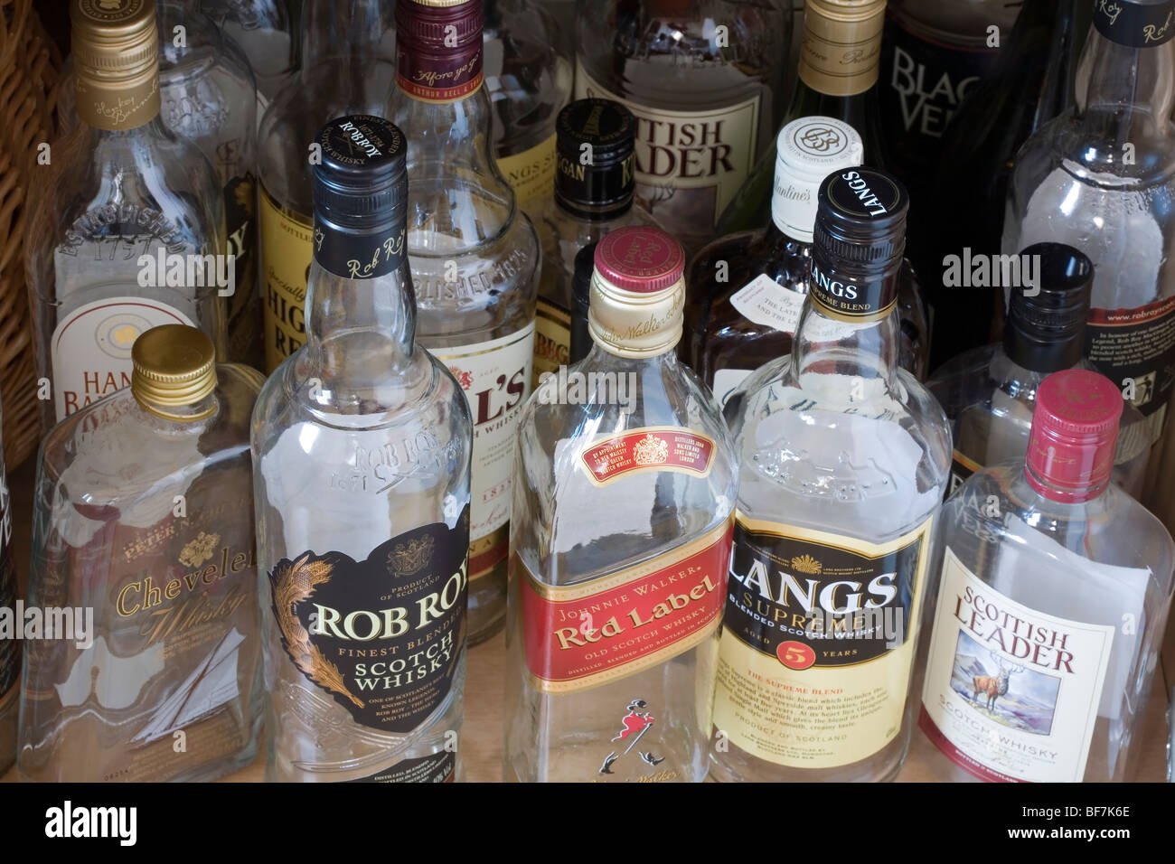 Leere Alkoholflaschen Stockfotos und bilder Kaufen Alamy
