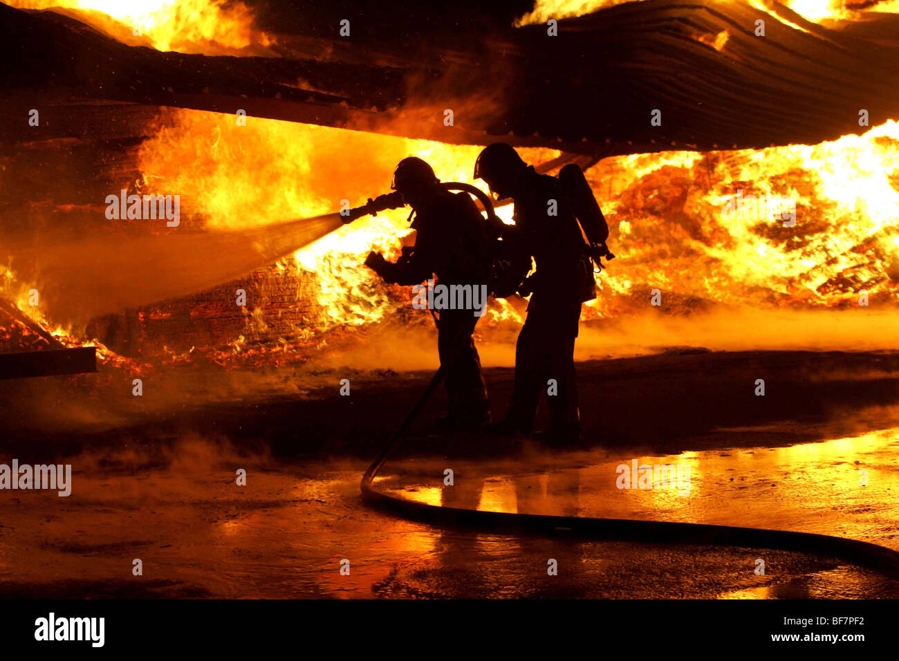 Angoulême (16): Sägewerk auf Feuer (2008-03-12) Stockfoto
