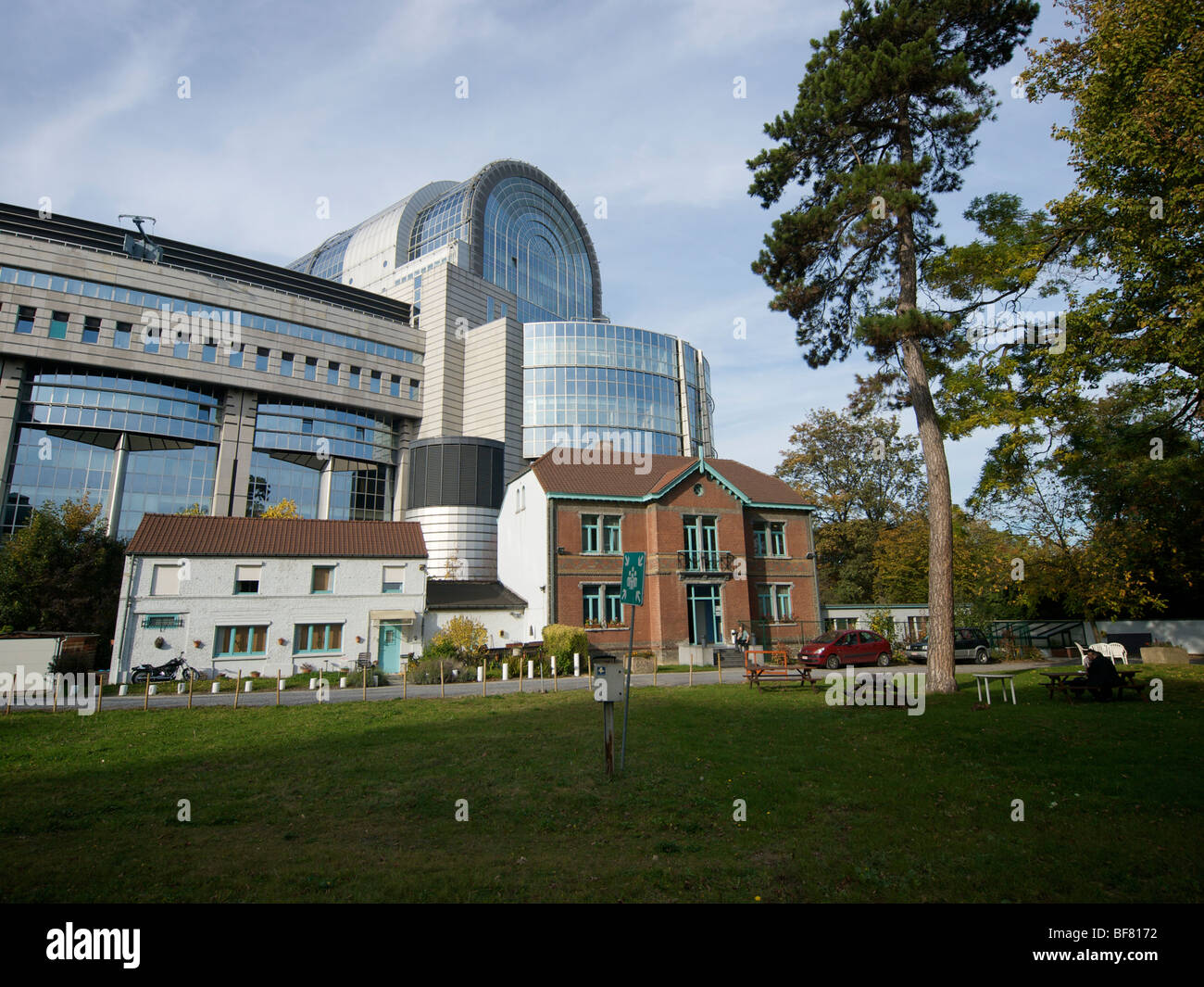 Die Rückseite des Gebäude, Brüssel, Belgien, wo die EU völlig überwältigt bestehender Gebäude des Europäischen Parlaments. Stockfoto