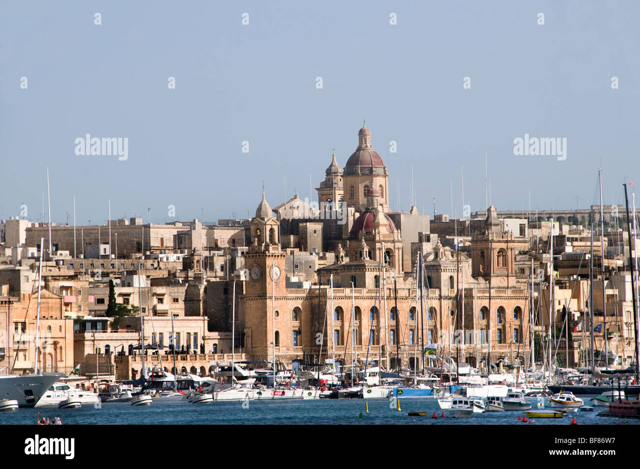 Malta befestigte Stadt Stadt Valletta Hafen Port Meer Stockfoto