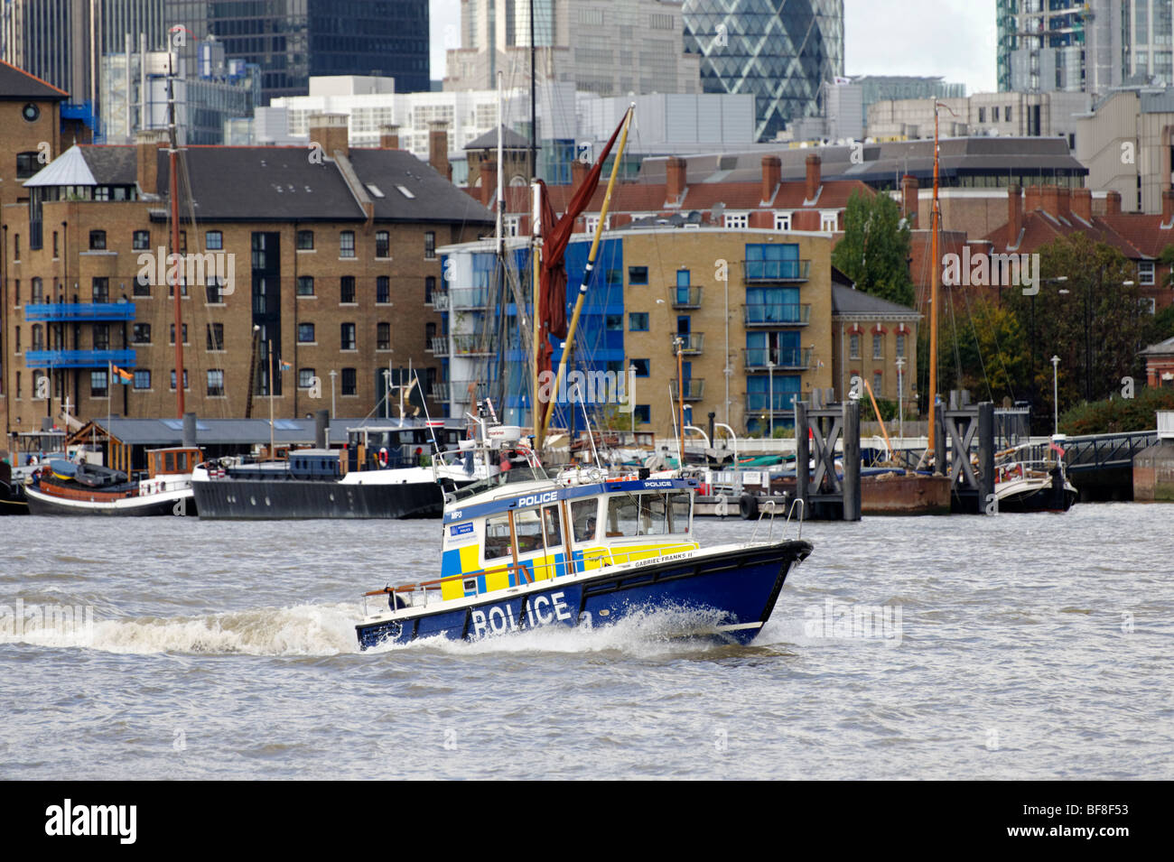 Metropolitan Fluss Polizeiboot patrouilliert die Themse. London. Großbritannien. UK Stockfoto