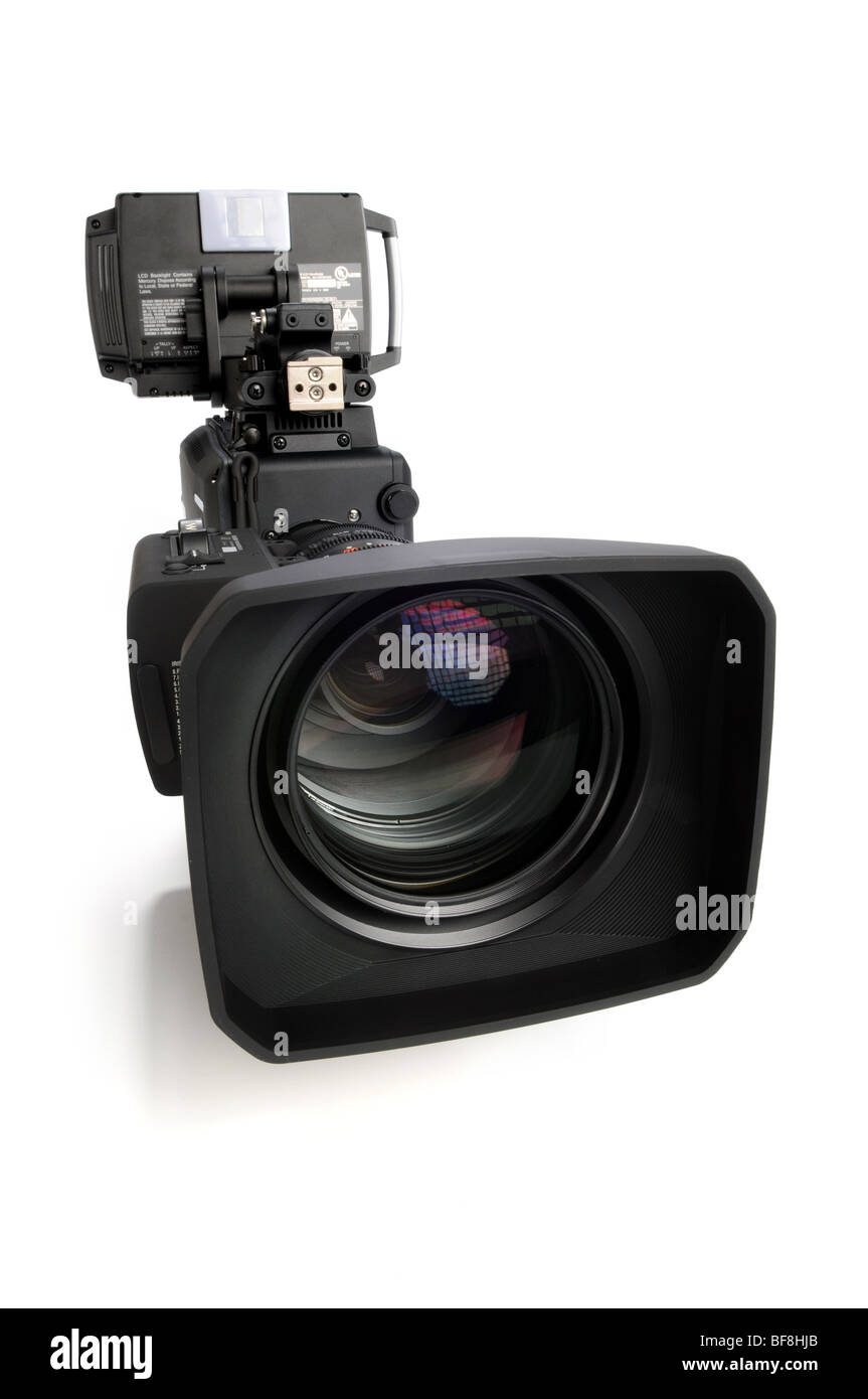 Professionelle HD-Videokamera auf weißem Hintergrund Stockfoto