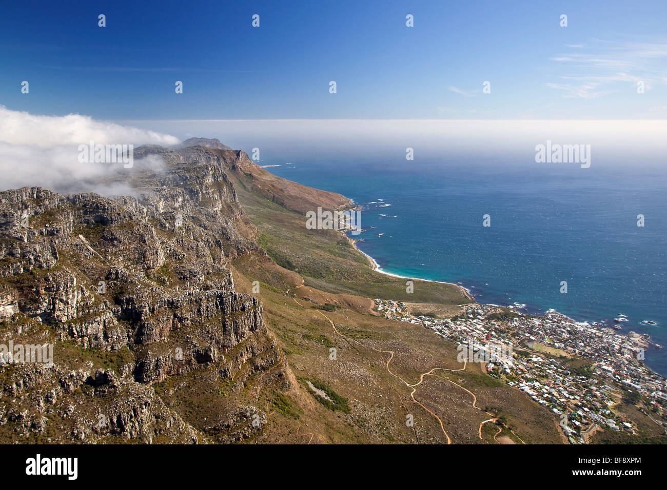 Ansicht Süd entlang des Kaps von Tafelberg in Südafrika Stockfoto
