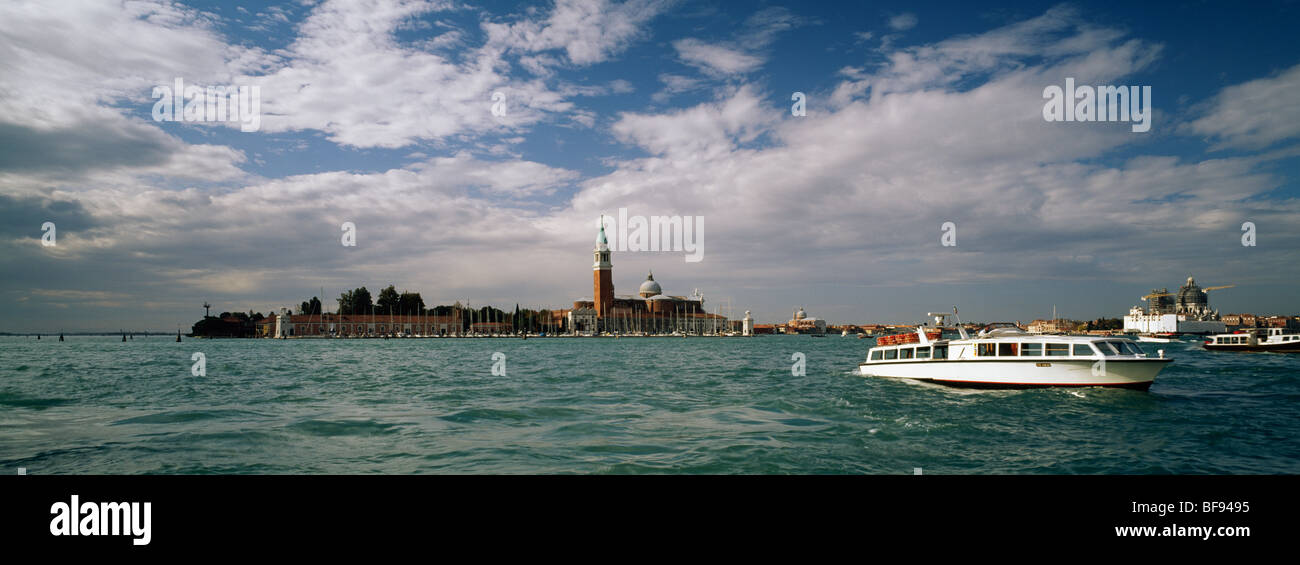 Blick über den Canale di San Marco, San Giorgio Maggiore von Hauptinsel aus gesehen Stockfoto