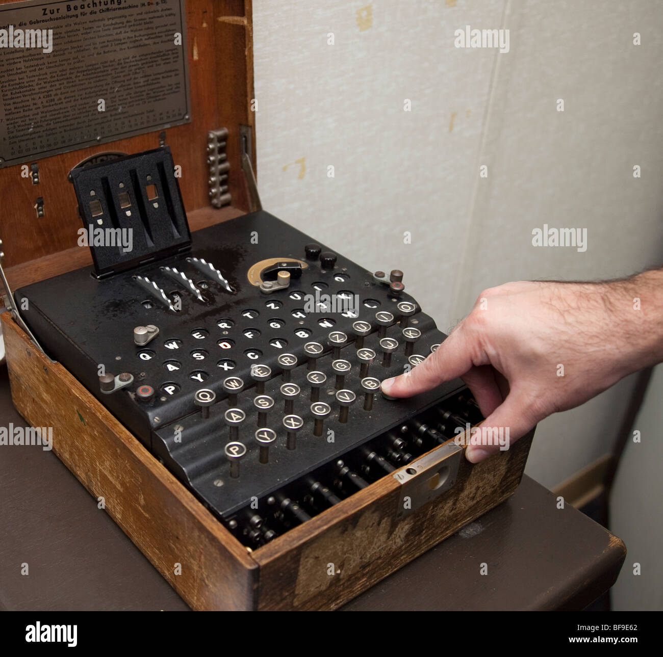 Enigma Codierung und Decodierung Maschine erfasst aus Nazi-Deutschland im Cryptological Nationalmuseum in Maryland Stockfoto