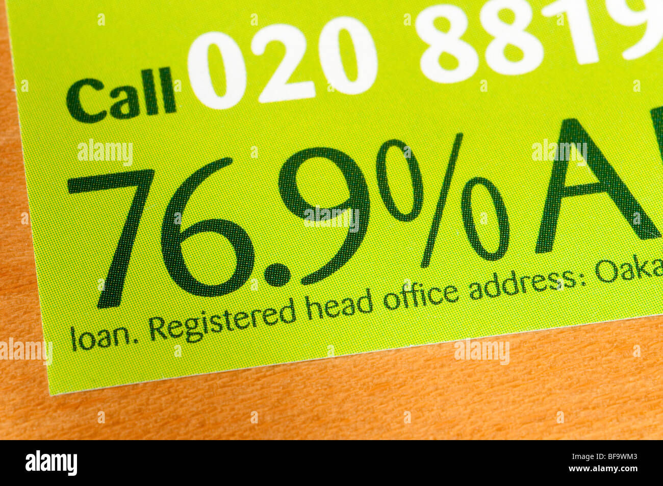 Exorbitant hohen Zinssatz für Oakam Darlehen Unternehmen Broschüre Stockfoto