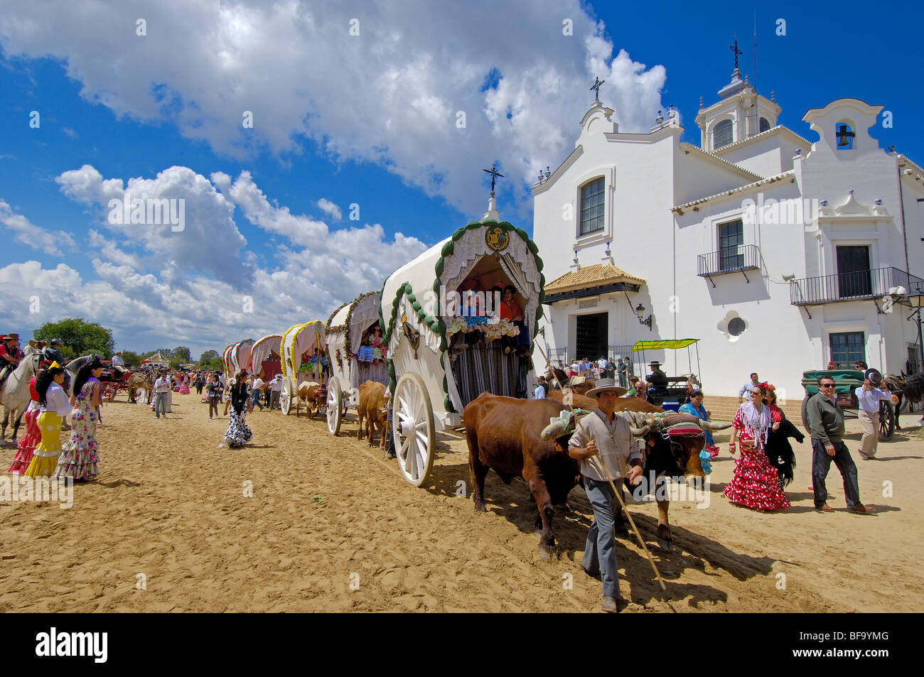 Pilger in El Rocio Village, Romeria (Pilgerfahrt) nach El Rocio. Almonte, Provinz Huelva, Andalusien, Spanien Stockfoto