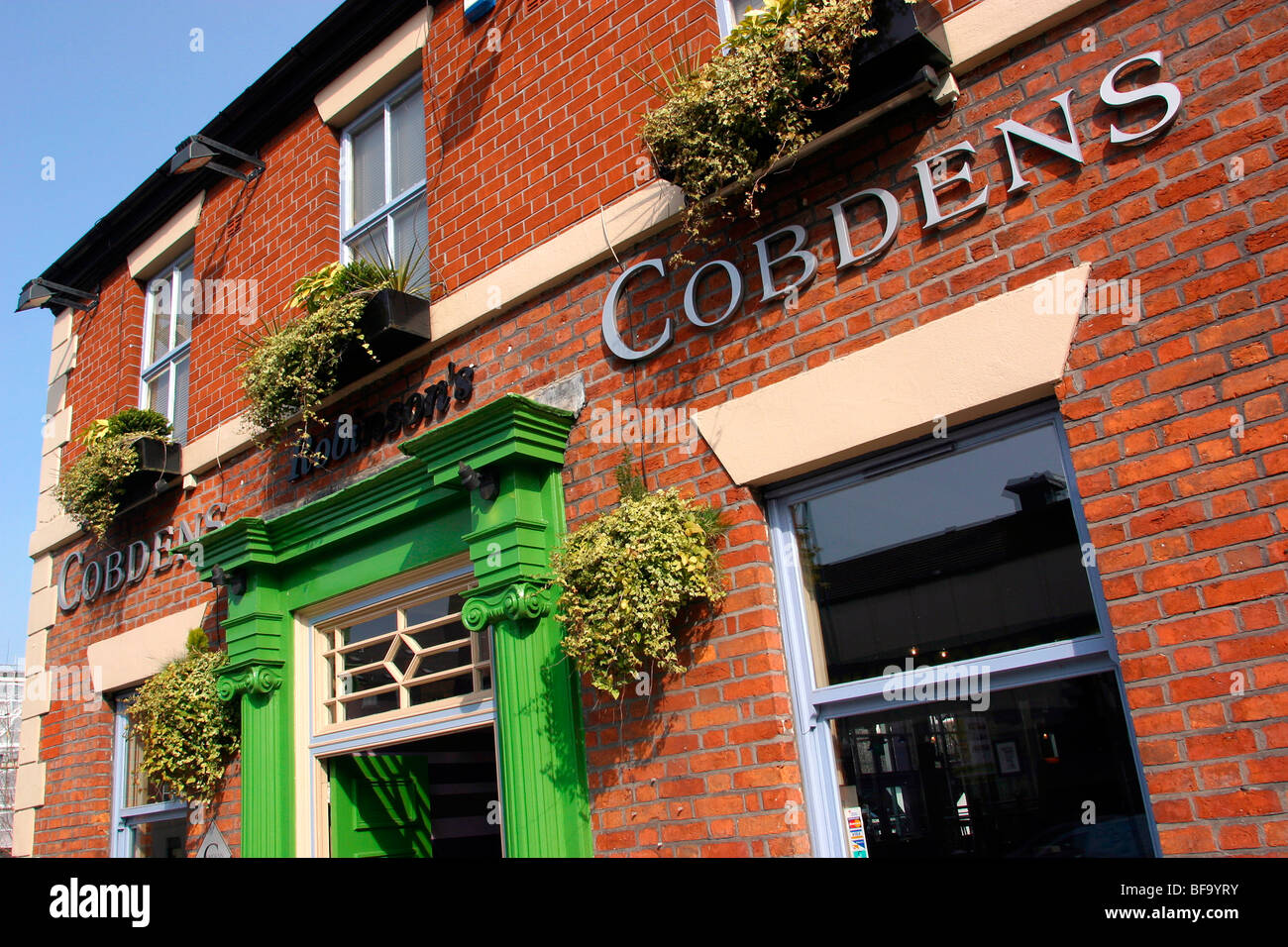 England, Cheshire, Stockport, Stadtzentrum, Cobden Pub, Robinsons Brauerei benannt nach MP, wer die Mais-Gesetze 1846 aufgehoben Stockfoto
