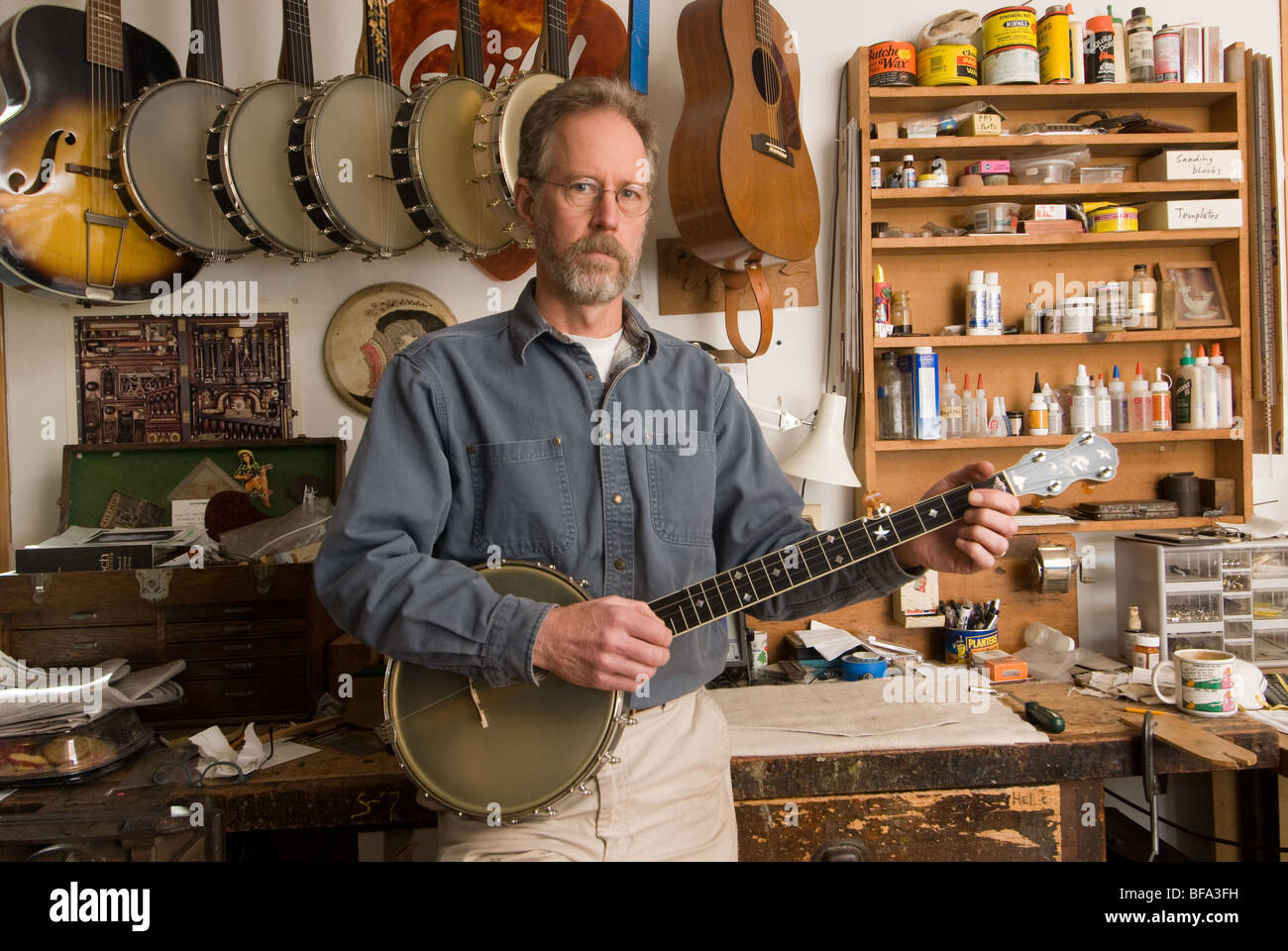 Banjo Maker Kevin Enoch Stockfoto