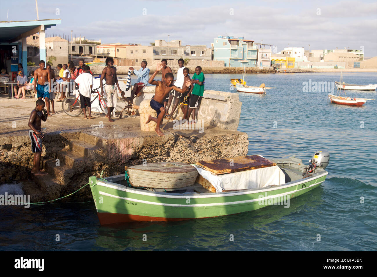 Am Hafen von Sal Rei, Capitale von Boa Vista, Kap Verde Stockfoto