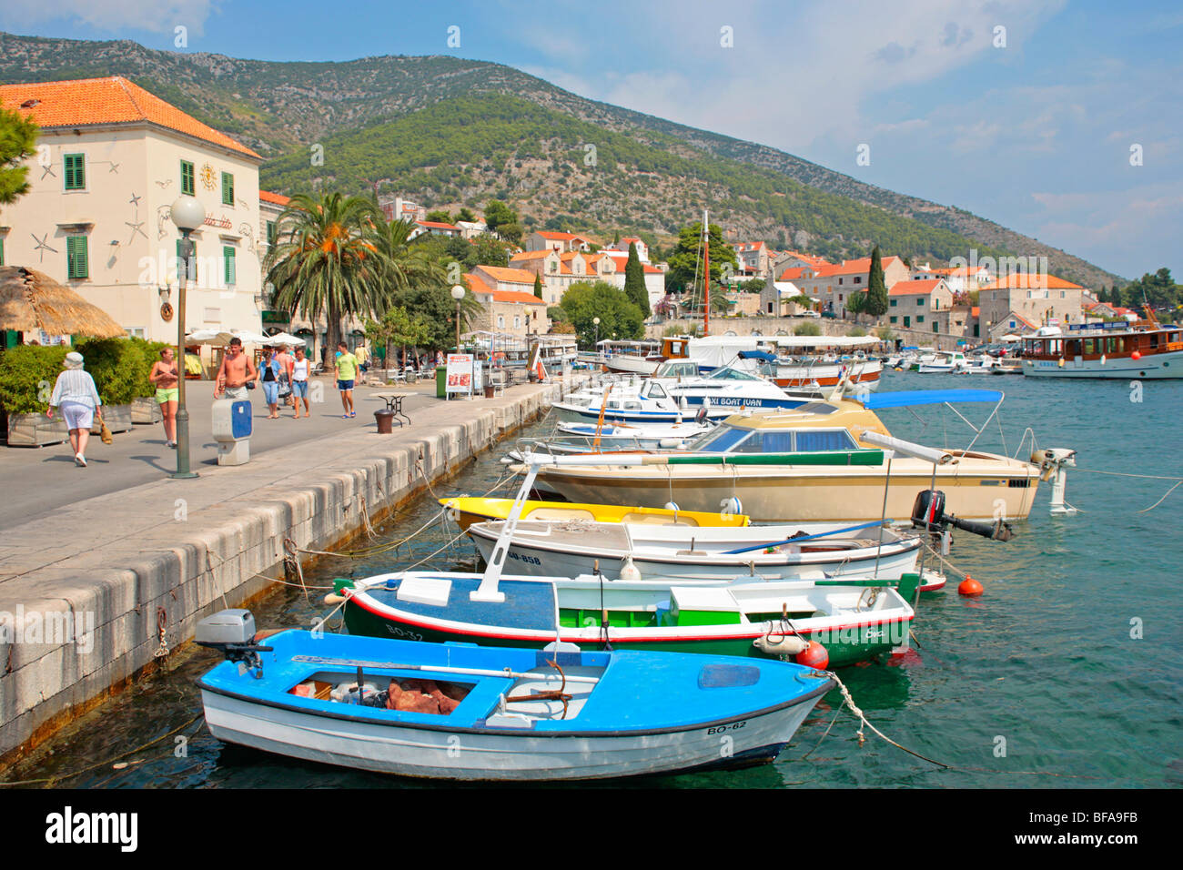 Hafen von Bol, Insel Brac, Dalmatien, Zentralkroatien Stockfoto