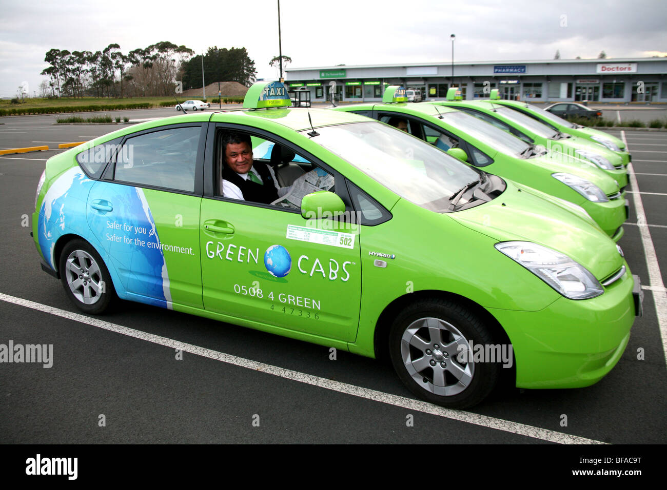 Eine Flotte von 100 Toyota Prius Hybrid-Elektro-Taxis in Auckland New Zealand Stockfoto