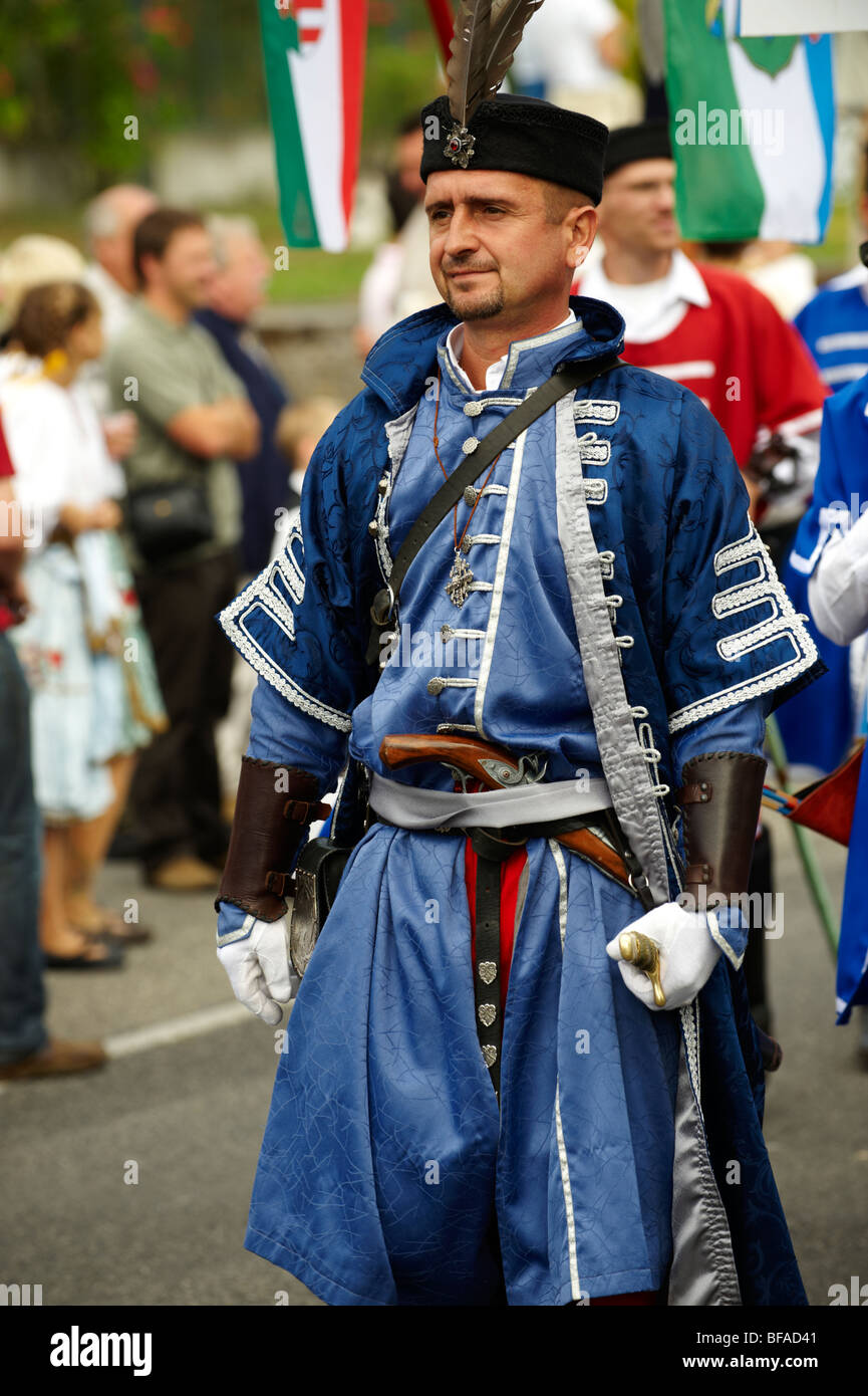 Menschen Sie in ungarische Tracht - jährliche Weinfest (Szuret Fesztival) -  Badacsony - Balaton - Ungarn Stockfotografie - Alamy