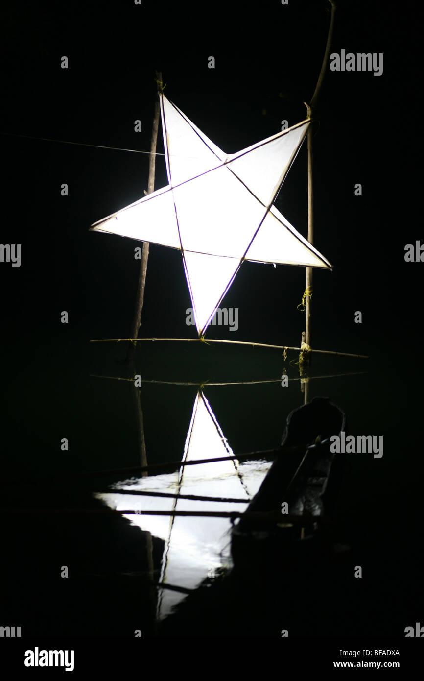 Indische Pentagramm Weihnachten Symbol über dem Wasser Goa Indien Stockfoto