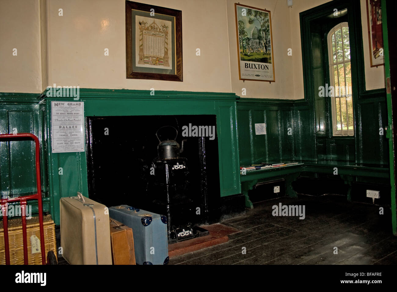 Victorian Waiting Room Stockfotos Victorian Waiting Room