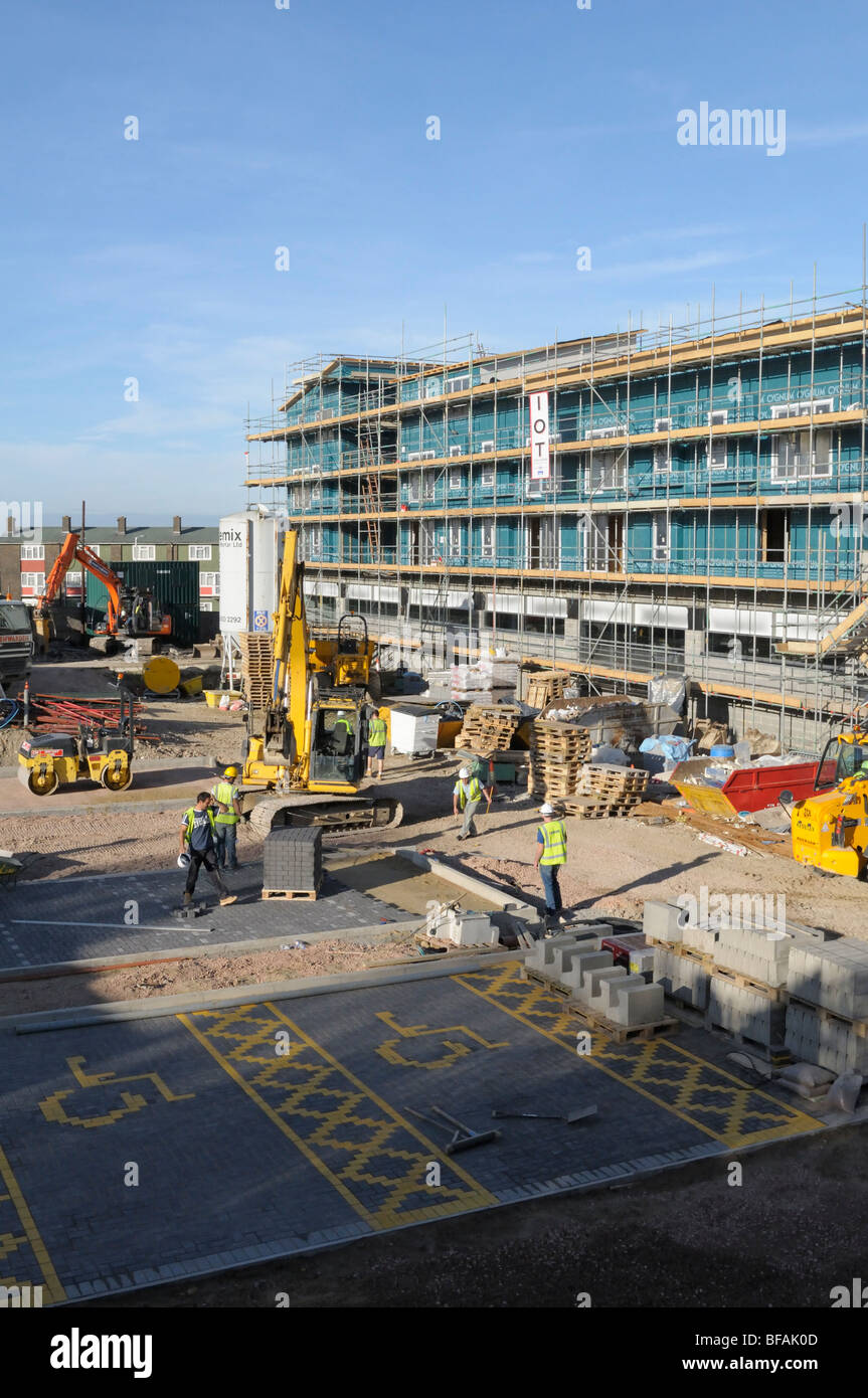 Verlegung auf der Baustelle für die neue Lidl-Supermarkt Croydon Surrey England UK Pflasterdecke Stockfoto