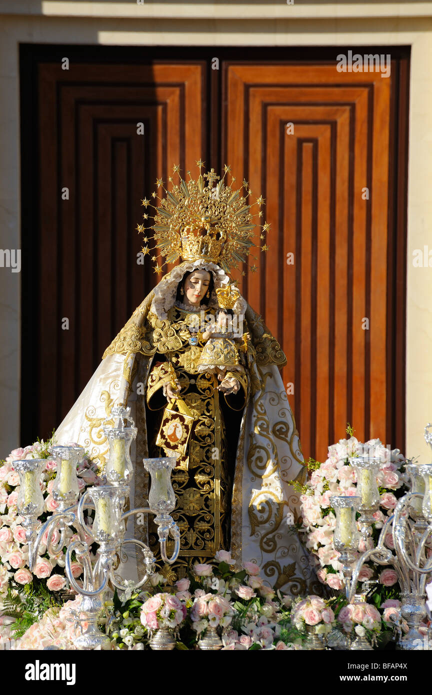 Festival Virgen del Carmen Fiesta Estepona Spanien verlassen die Liebfrauenkirche Carman Nuestra Señora Carmen Fiesta Festival Stockfoto