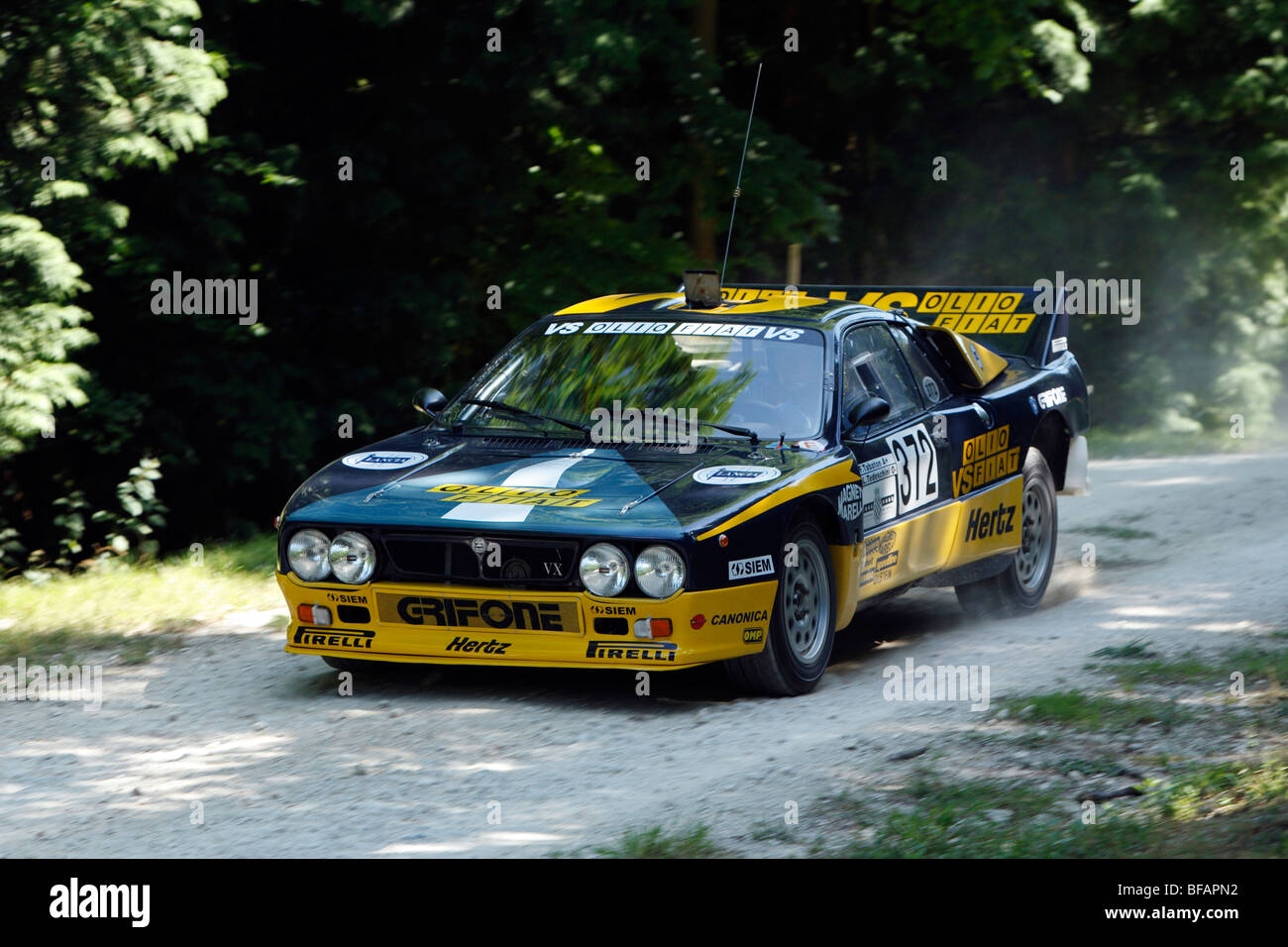 Lancia Rallye 037 EVO 2. Angetrieben durch Robert Whitehouse auf der Rallye-Bühne beim Goodwood Festival Of Speed 2009 Stockfoto