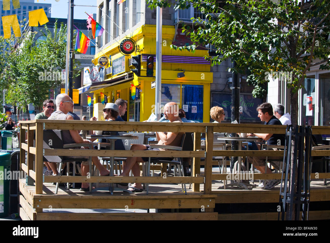 Cafe in Le Village Gai oder das Dorf und Homosexuell Nachbarschaft in Montreal Kanada Stockfoto