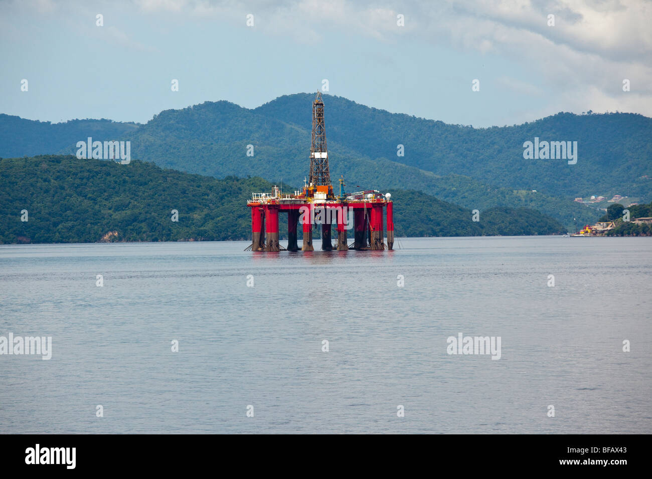 Öl-Bohrinsel in Trinidad Stockfoto