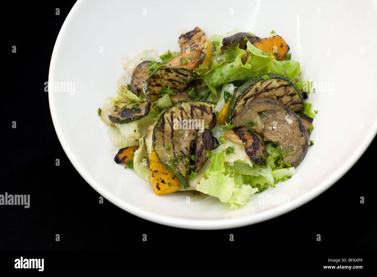 Salat aus frischem Gemüse - Hemingways Resort - Watamu, Kenia Stockfoto