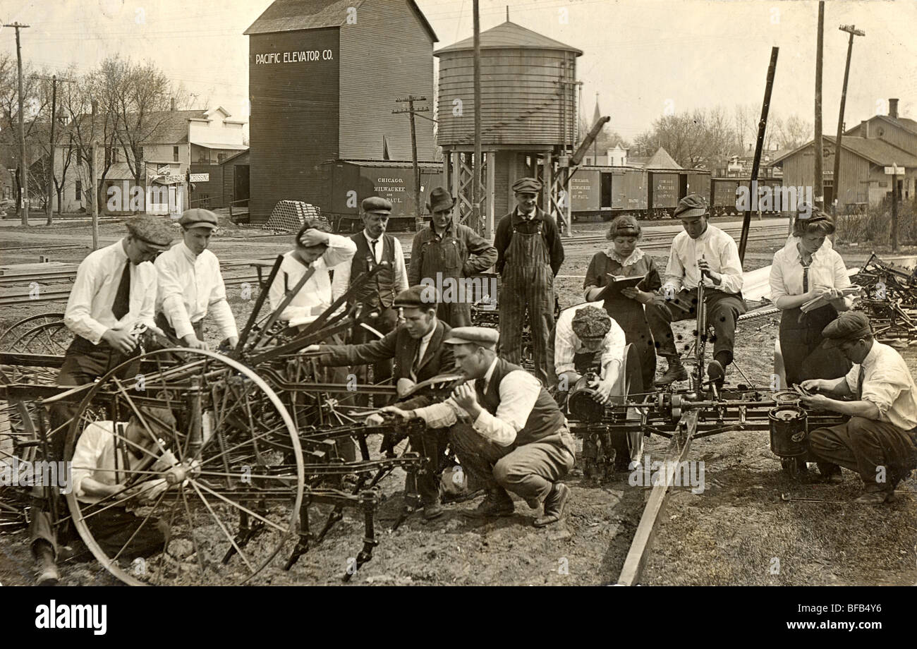 Landwirtschaft-Studenten in landwirtschaftlichen Maschinen Klasse Stockfoto