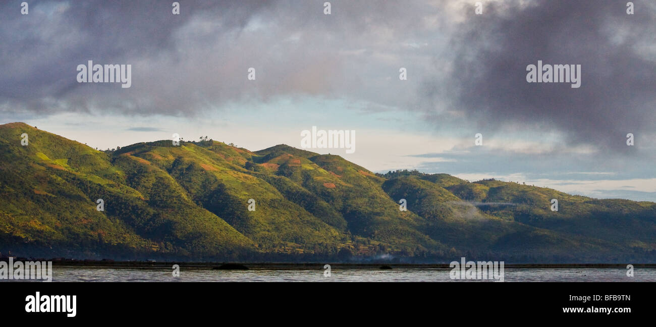 Bergkette umgeben Inle-See in Shan State in Myanmar Stockfoto