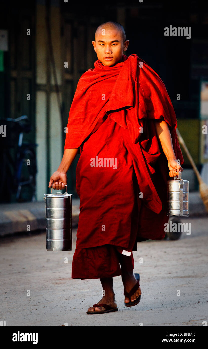 Buddhist monk portrait -Fotos und -Bildmaterial in hoher Auflösung – Alamy