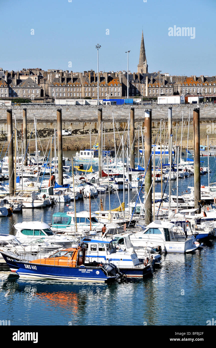 Besuch Boote im Hafen, Saint Malo, Bretagne, Frankreich Stockfoto