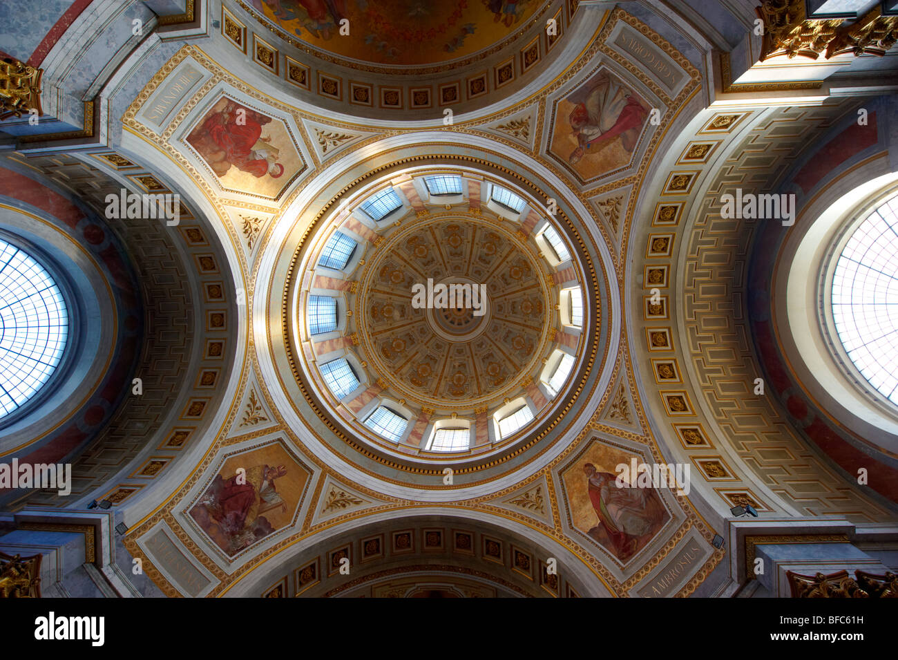 Innere des Neo-klassischen Esztergom Basilika, Kathedrale (Esztergomi Bazilika), Ungarn. Stockfoto