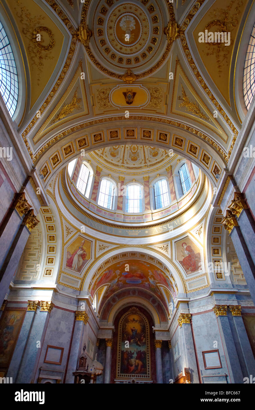 Innere des Neo-klassischen (Klaszicista) Esztergom Basilika, Kathedrale (Esztergomi Bazilika), Ungarn. Stockfoto
