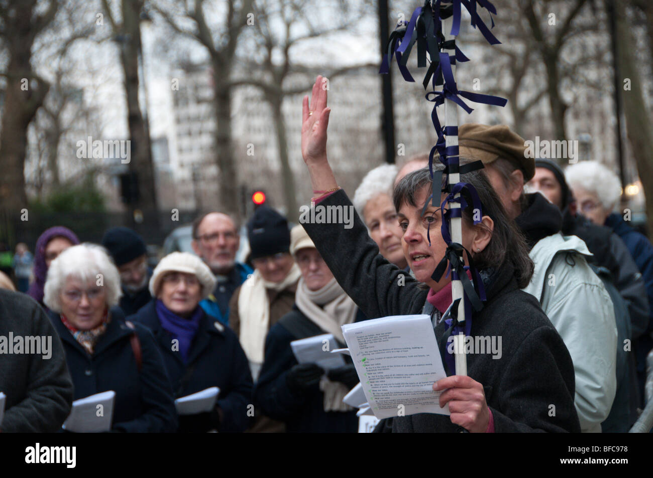 Pax Christi & christlichen CND Aschermittwoch Liturgie der Reue & Widerstand im Ministerium der Verteidigung gegen Atomwaffen Stockfoto