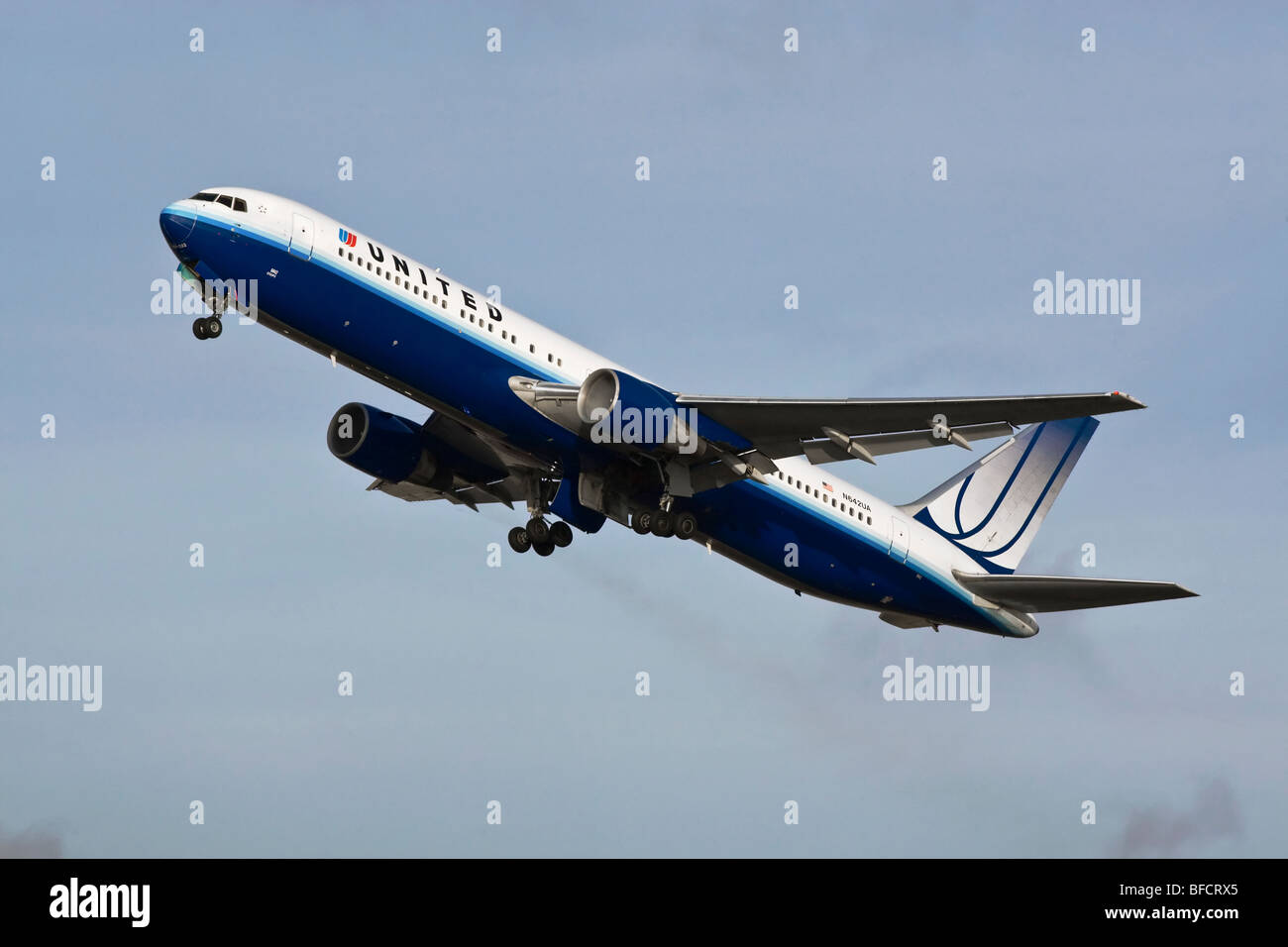 Eine Boeing B767 von United Airlines auf ausziehen Stockfoto