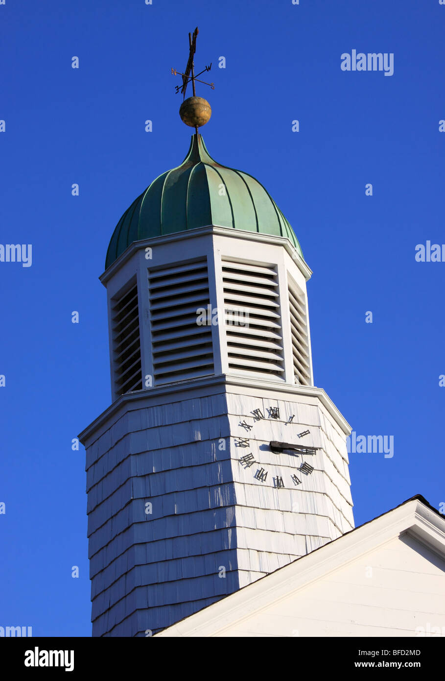 Weathe Vane und Clock tower auf Postamt, Stony Brook, Long Island, NY Stockfoto