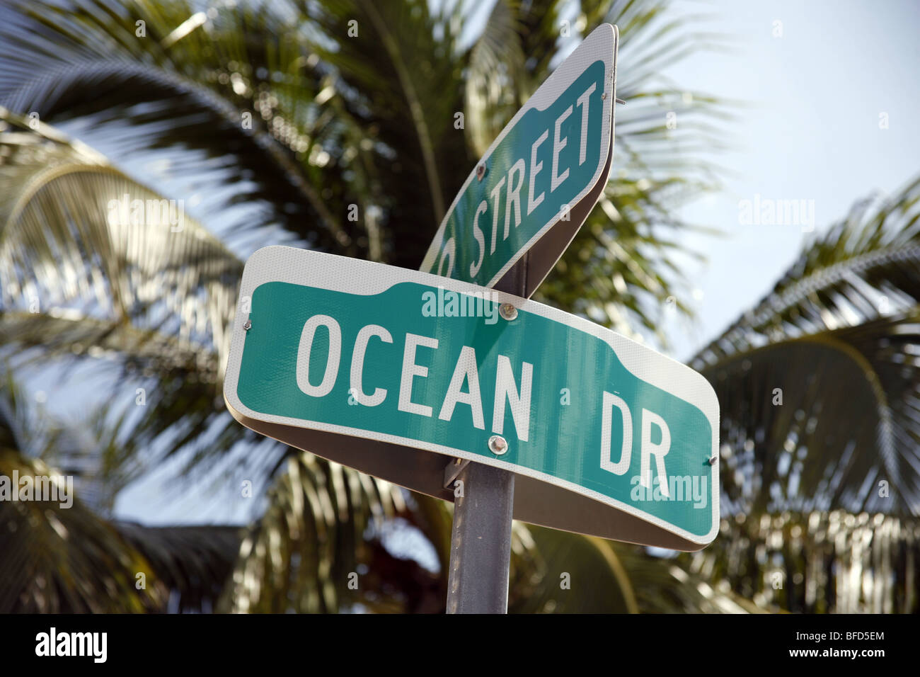 Straßenschild der Ocean Drive in Miami Beach, FL, USA Stockfoto