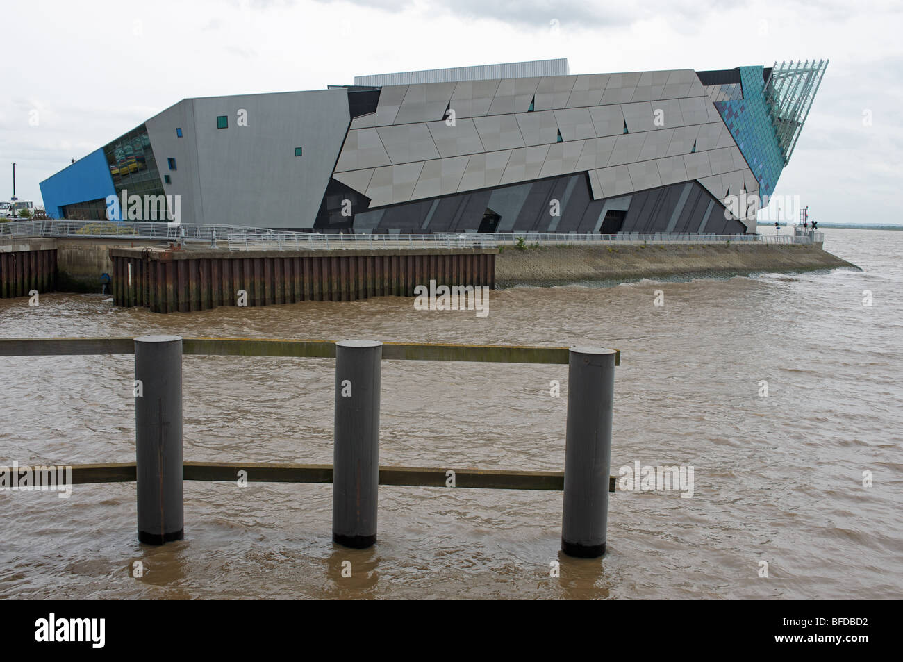 Die Tiefe, die weltweit einzige Submarium entworfen von Sir Terry Farrell, Hull, Yorkshire, Großbritannien. Stockfoto