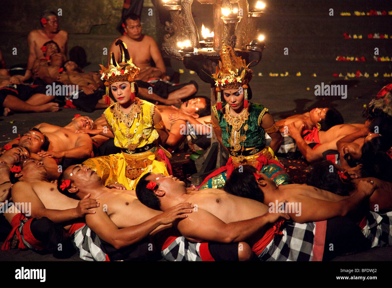 Traditionellen Kecak-Tanz-show in Ubud, Bali Stockfoto