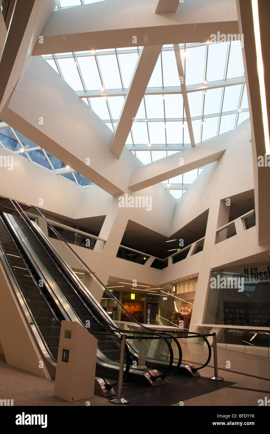 Shopping-Mall, entworfen von Daniel Libeskind in Bern Stockfoto