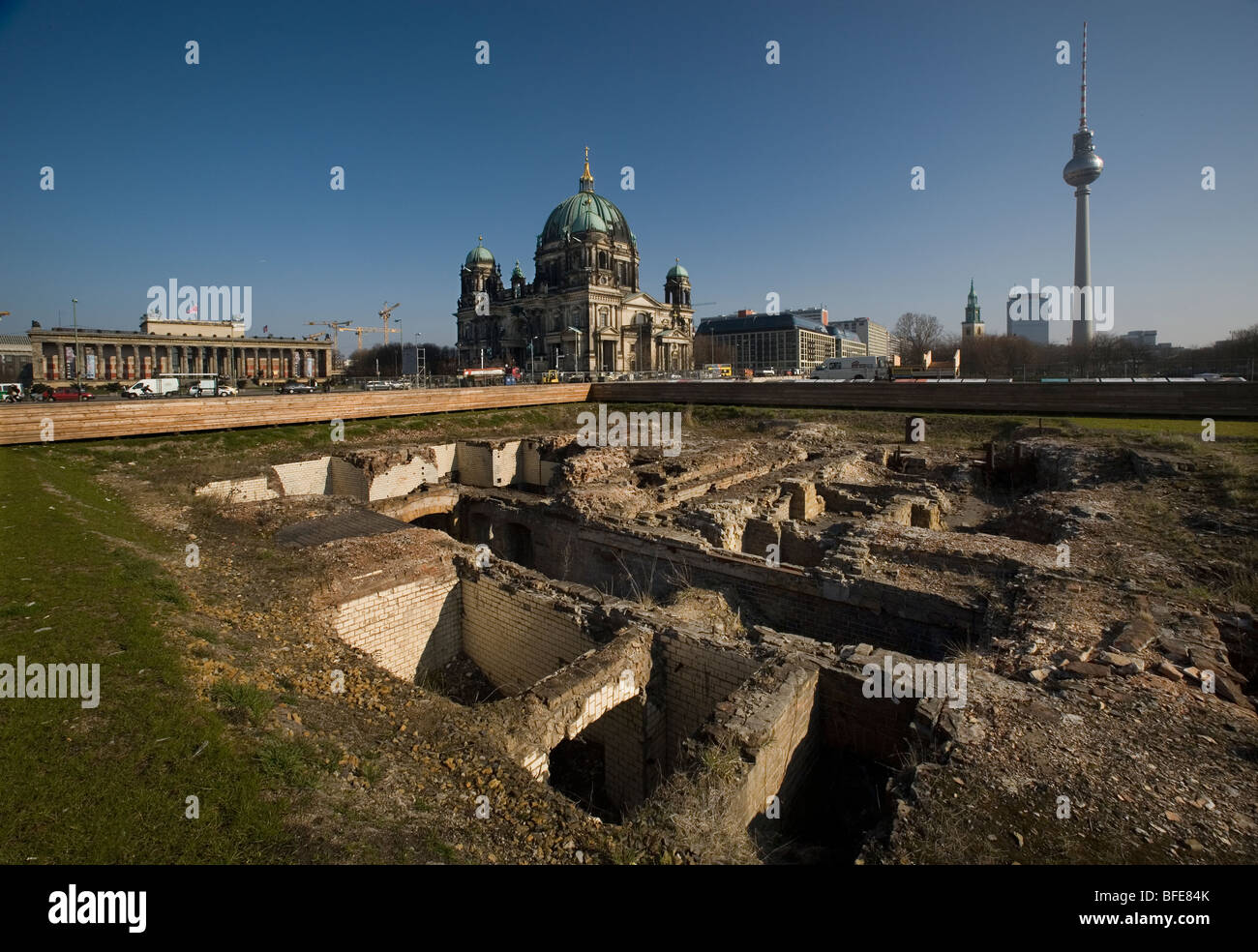 Berlin; 2009; 1989; DDR; Deutschland; Vereinheitlicht; positiv; nach vorne; Geschichte; Krieg; Kalten Krieges; Ende; Nach Osten; Westen; Teilen; Stadt; Berlin-Wal Stockfoto