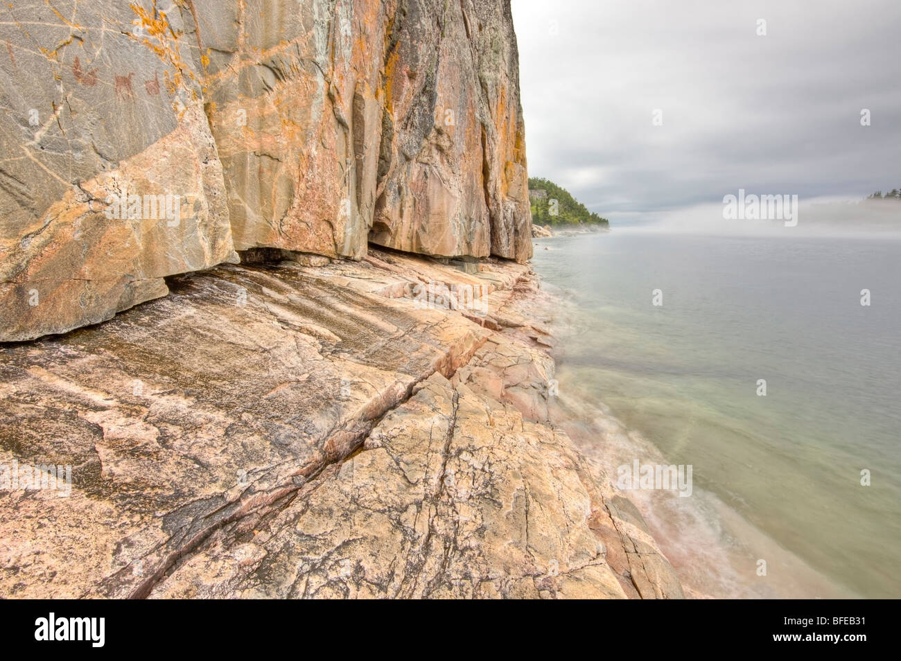 Agawa Rock, Agawa Rock Pictographs Trail, Lake Superior, Lake Superior Provincial Park, Ontario, Kanada Stockfoto