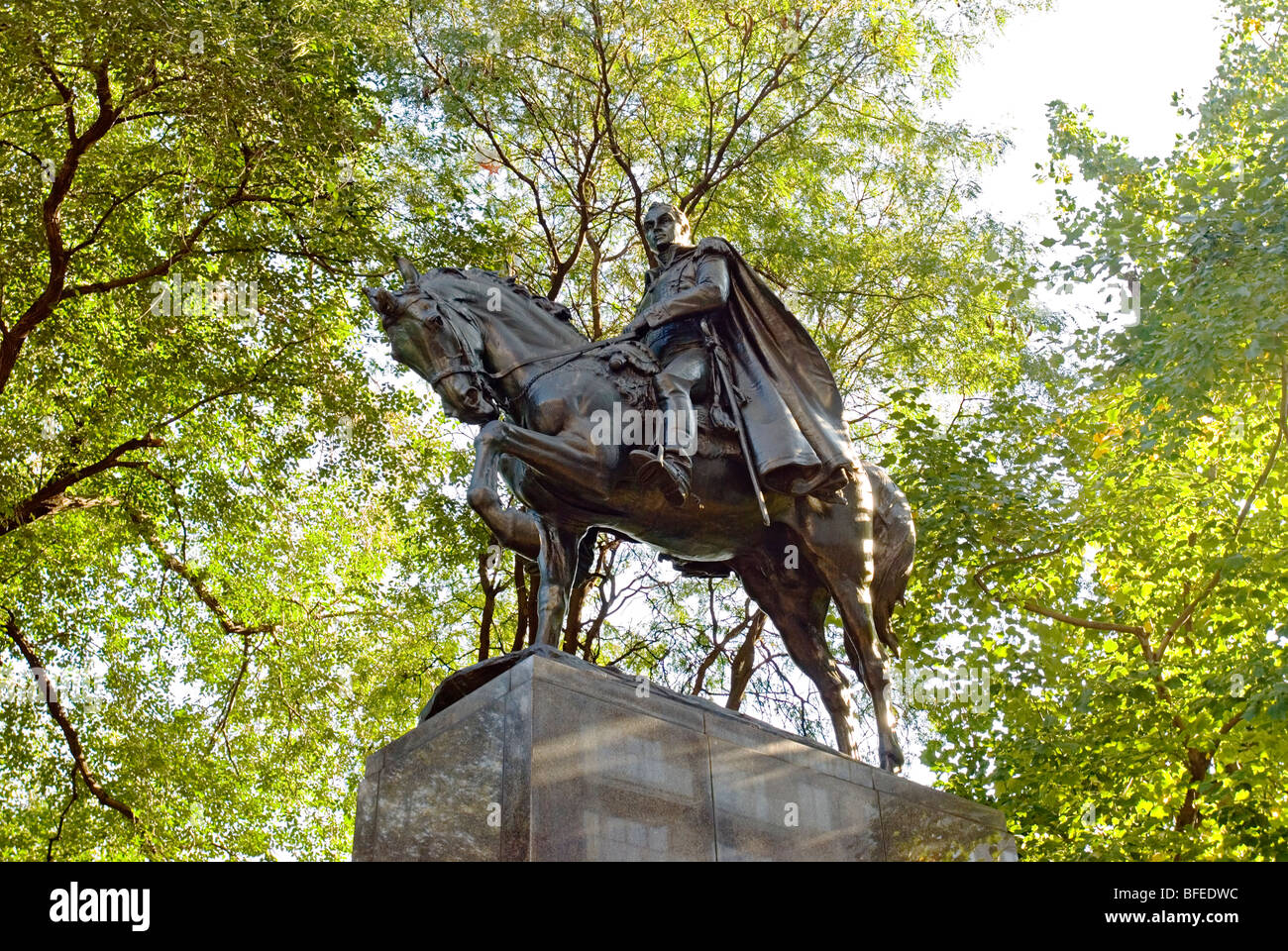 Statue von Simon Bolivar am Central Park South, New York City. Stockfoto