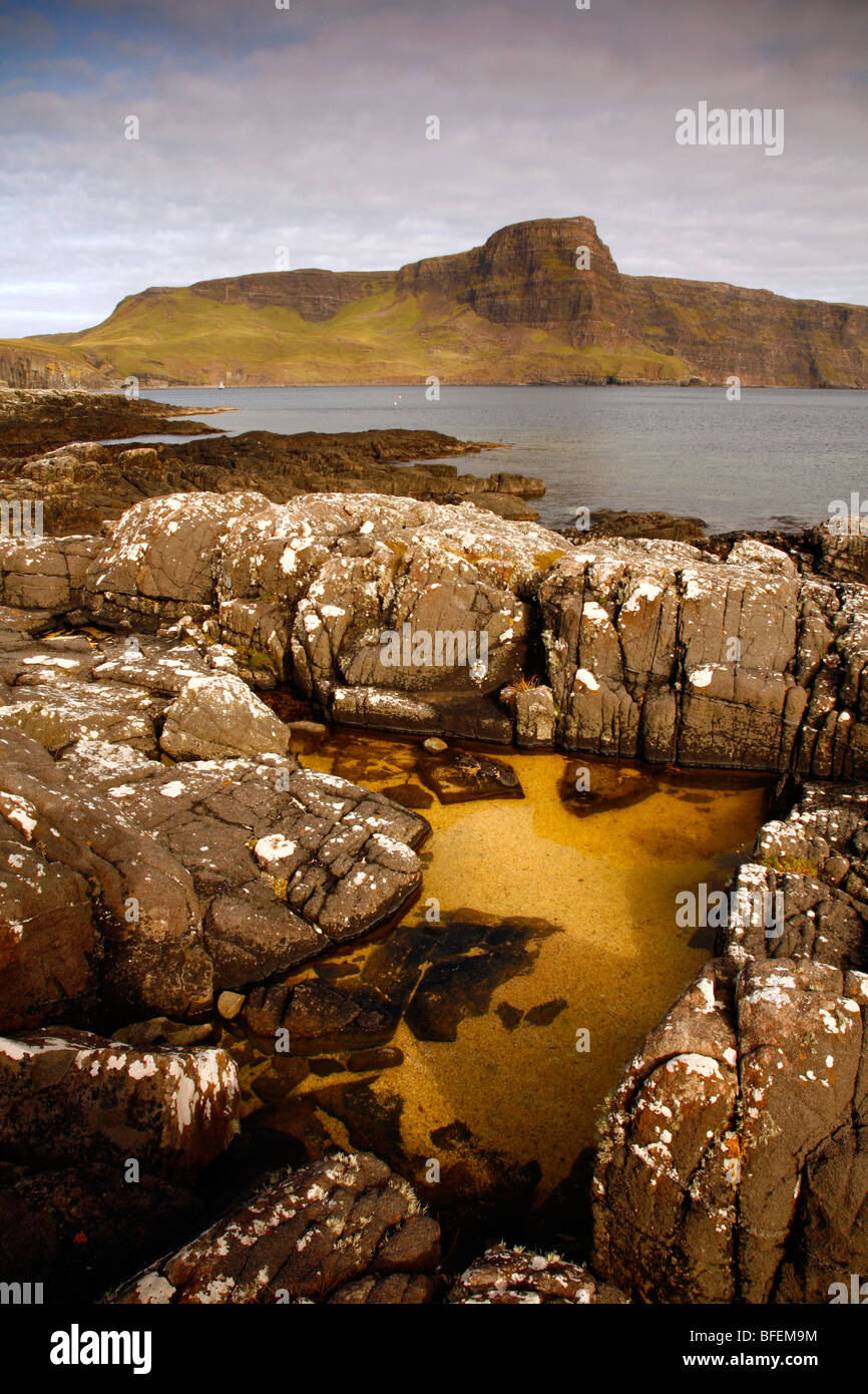 Landschaftlich Punkt und Waterstein Head, Moonen Bucht, Isle of Skye, Highlands, innere Hebriden, Schottland, Großbritannien. Stockfoto