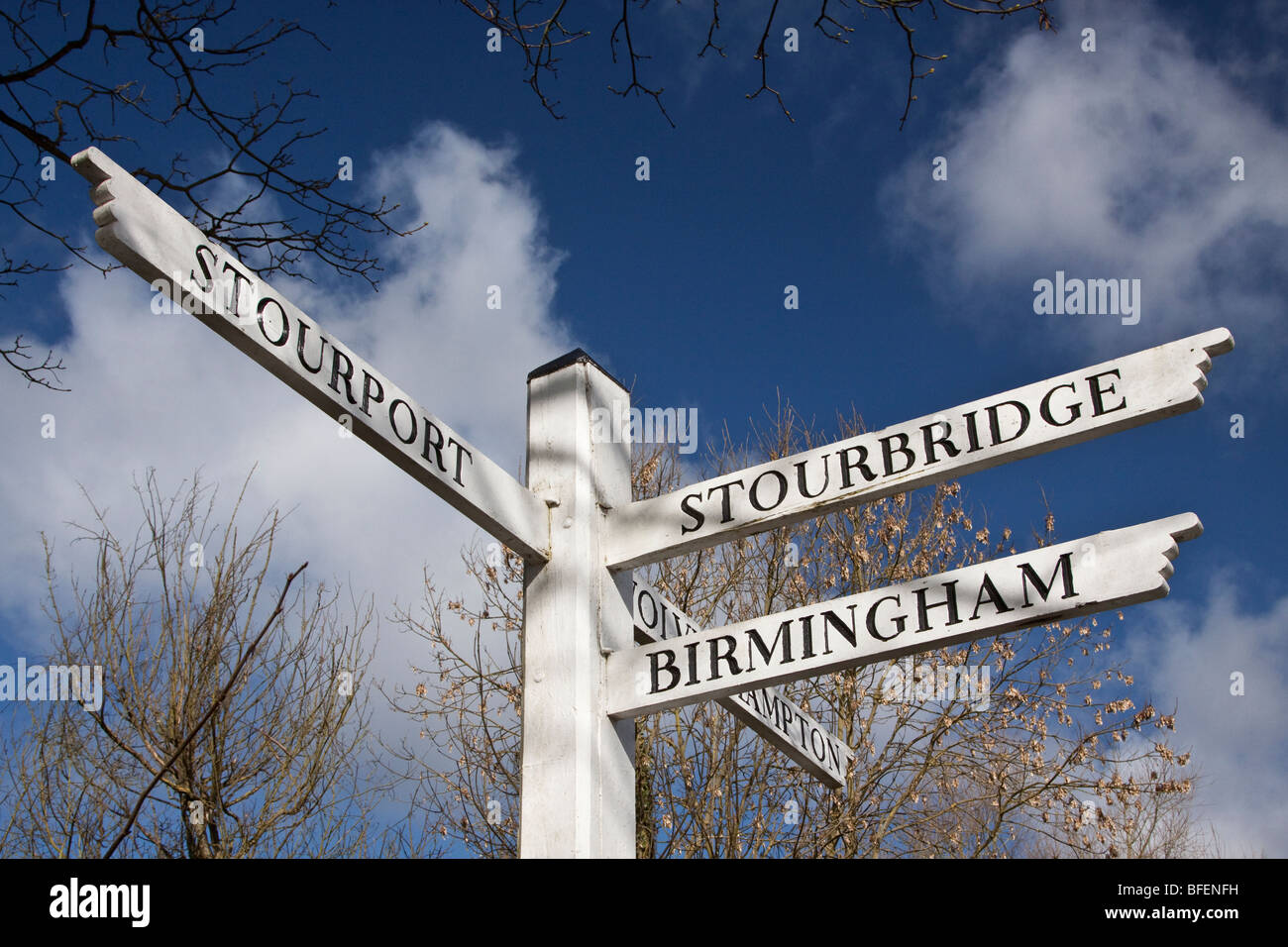 Finger-Post auf dem Personal & Worcester-Kanal, Storton Kreuzung, in der Nähe von Wolverhampton, England UK Stockfoto