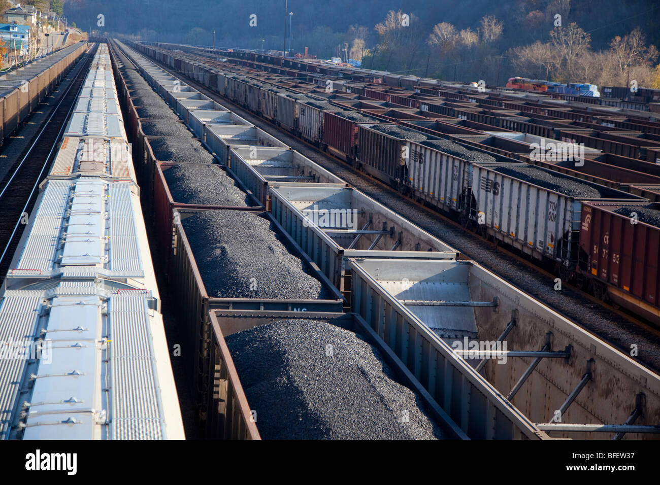 Williamson, West Virginia - A Norfolk Southern Railway Schiene Hof, die vor allem Kohle Züge behandelt. Stockfoto