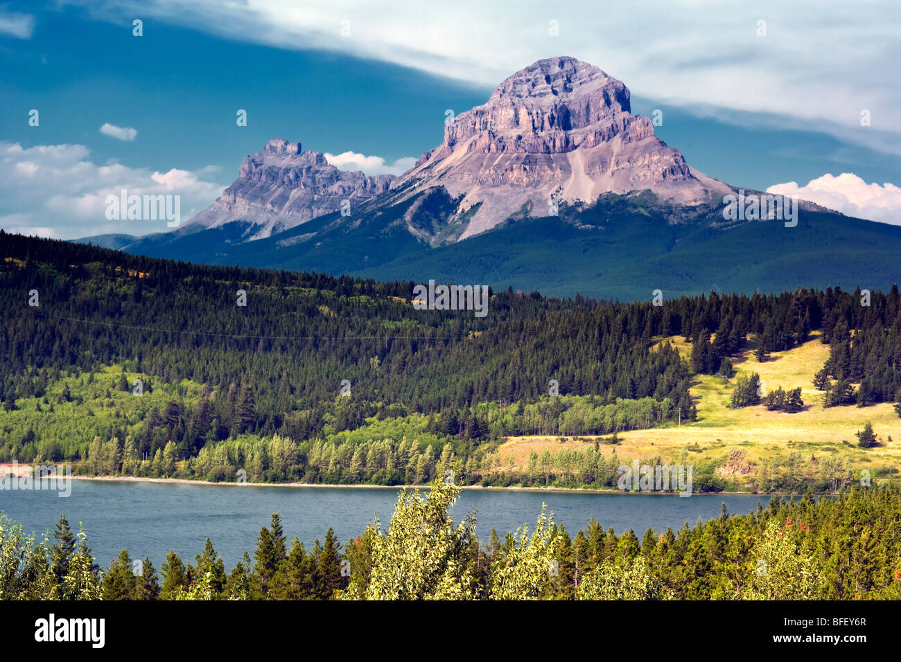 Crowsnest Berg, Alberta, Kanada, Rocky Mountains, See Stockfoto
