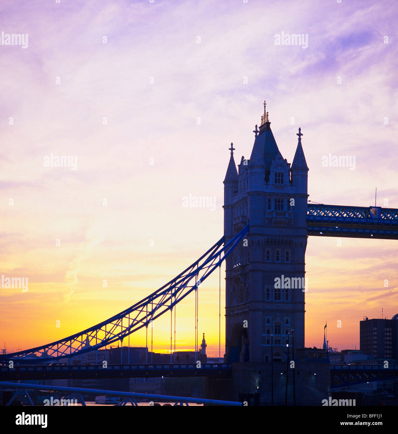 Tower Bridge bei Sonnenuntergang London Großbritannien Stockfoto